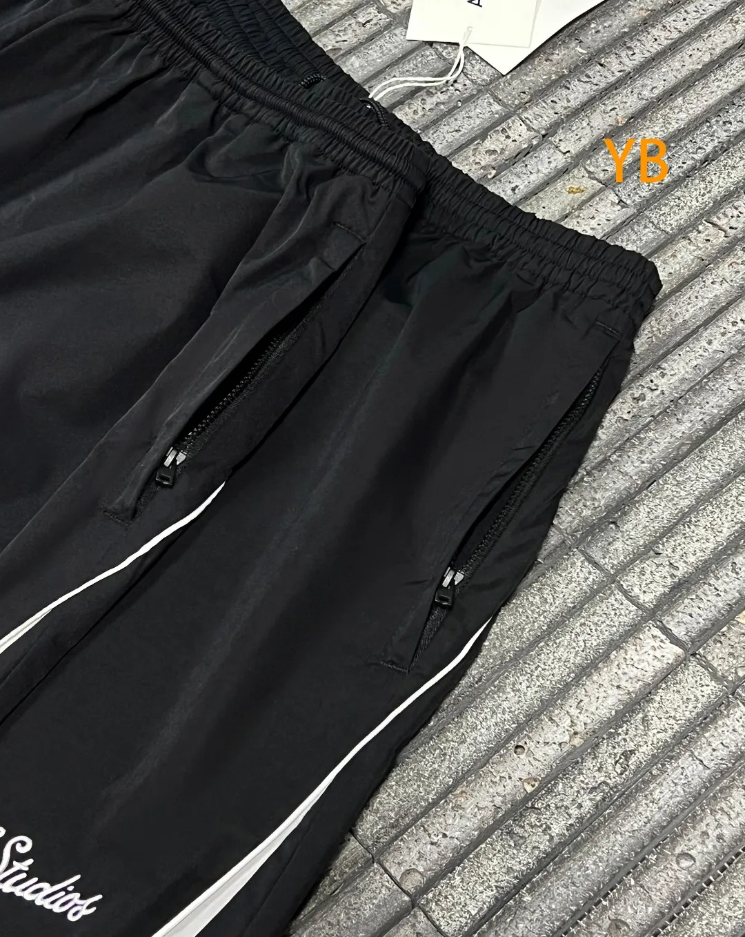 ┃ VS ┃